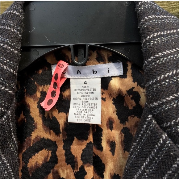 On trend CAbi striped suit jacket with fun details - Picture 3 of 4